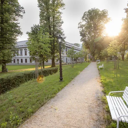 Gino Park Palace - Kaštieľ Orlové Hotel Považská Bystrica