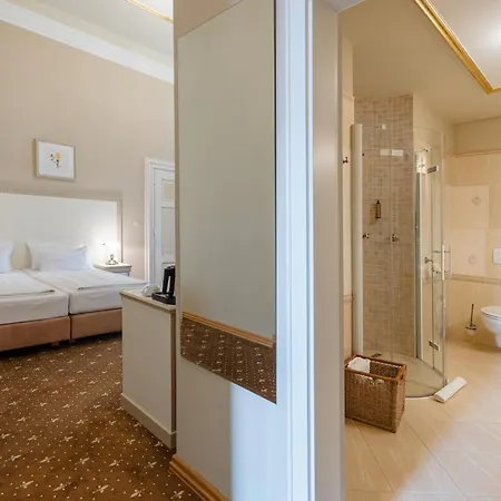 Gino Park Palace - Kastiel Orlove Hotel