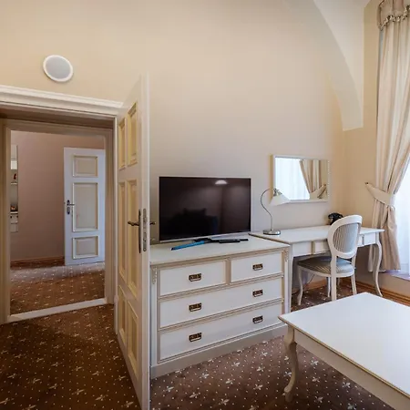 Gino Park Palace - Kaštieľ Orlové 4*
