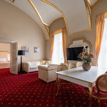 Gino Park Palace - Kaštieľ Orlové