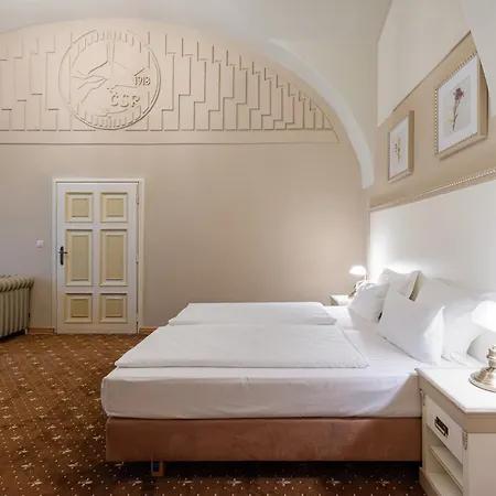 Gino Park Palace - Kastiel Orlove מלון