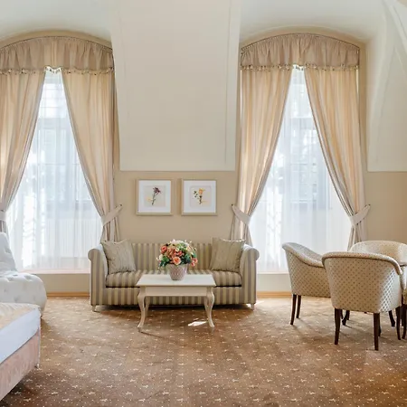 Gino Park Palace - Kaštieľ Orlové Hotel Považská Bystrica