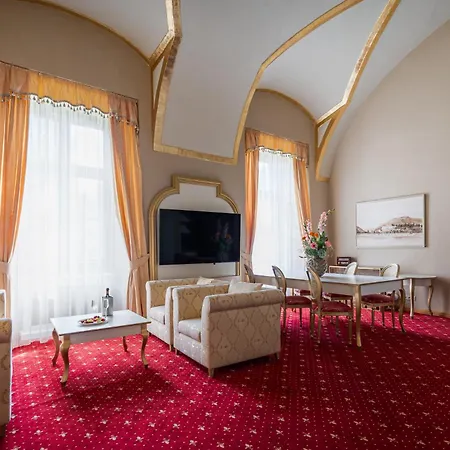 Gino Park Palace - Kastiel Orlove 4* Považská Bystrica