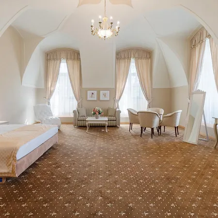 מלון Gino Park Palace - Kastiel Orlove