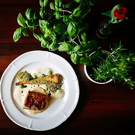Gino Park Palace - Kastiel Orlove Považská Bystrica