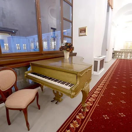 Отель Gino Park Palace - Kastiel Orlove 4*